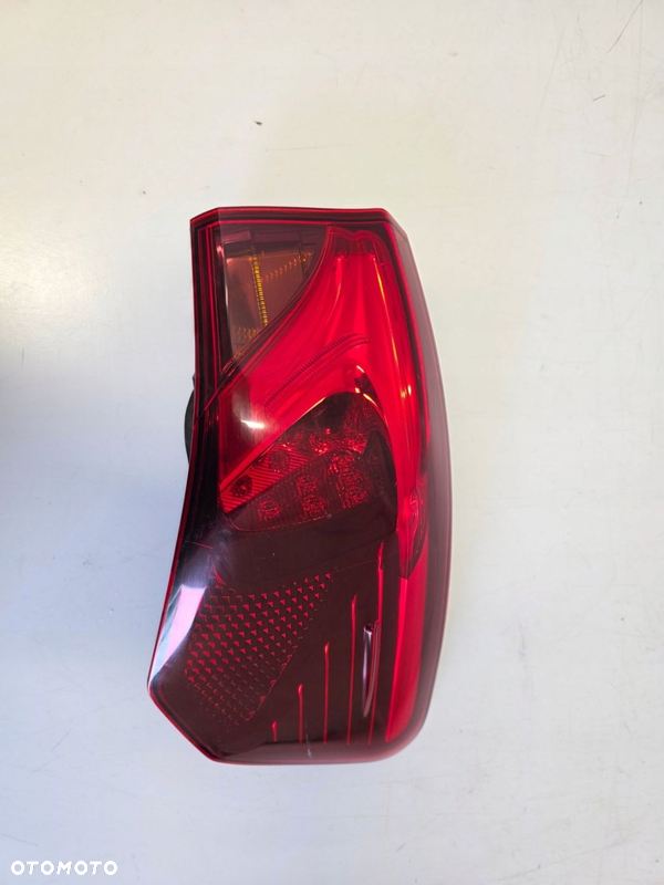 Lampa tył prawy TOYOTA Avensis T29 kombi 81550-05310