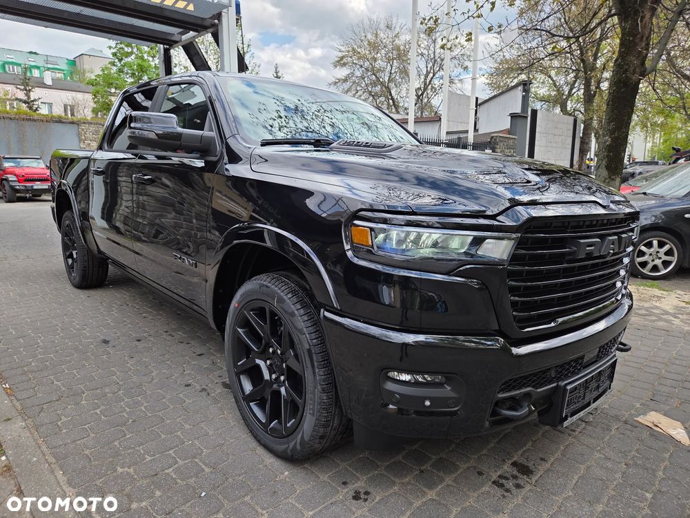 RAM 1500 Laramie Night Premium - 2