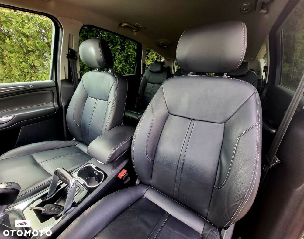 Ford S-Max - 11