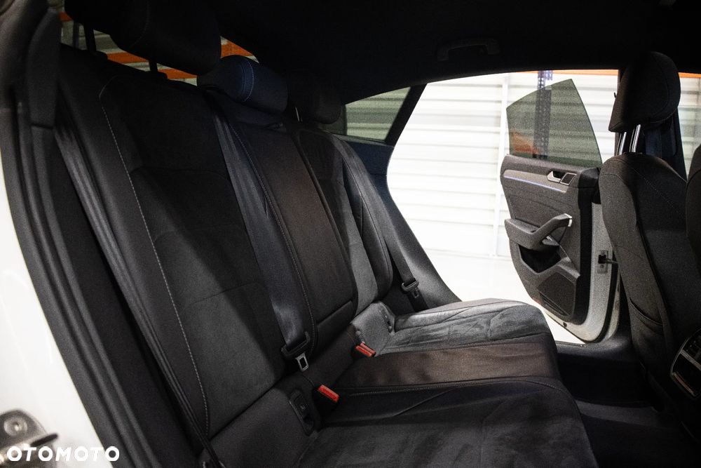 Volkswagen Arteon 2.0 TSI 4Motion R-Line DSG - 18