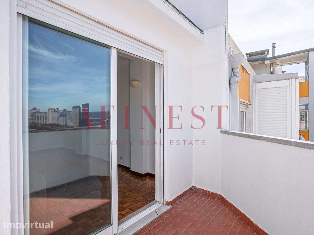 APARTAMENTO T1+1 COM GARAGEM EM LISBOA - JARDIM DA ESTRELA - Grande imagem: 4/28
