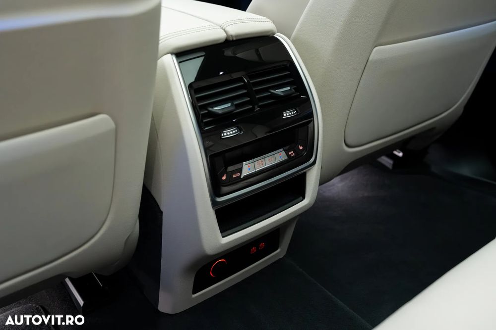 BMW X7 M60i xDrive AT MHEV - 23