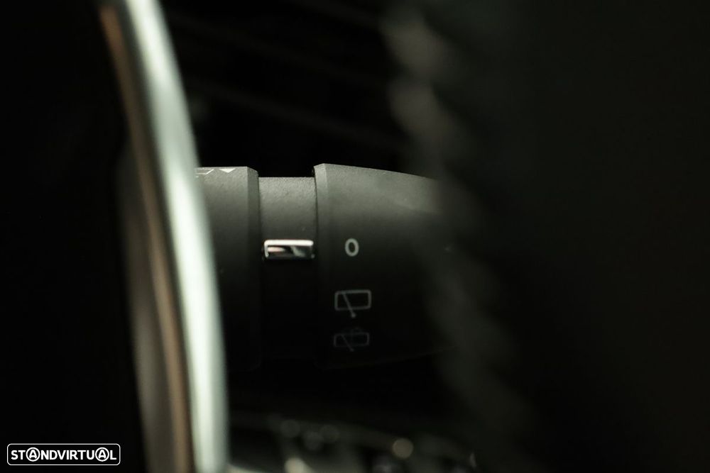 Peugeot 3008 1.6 Hybrid Allure e-EAT8 - 19