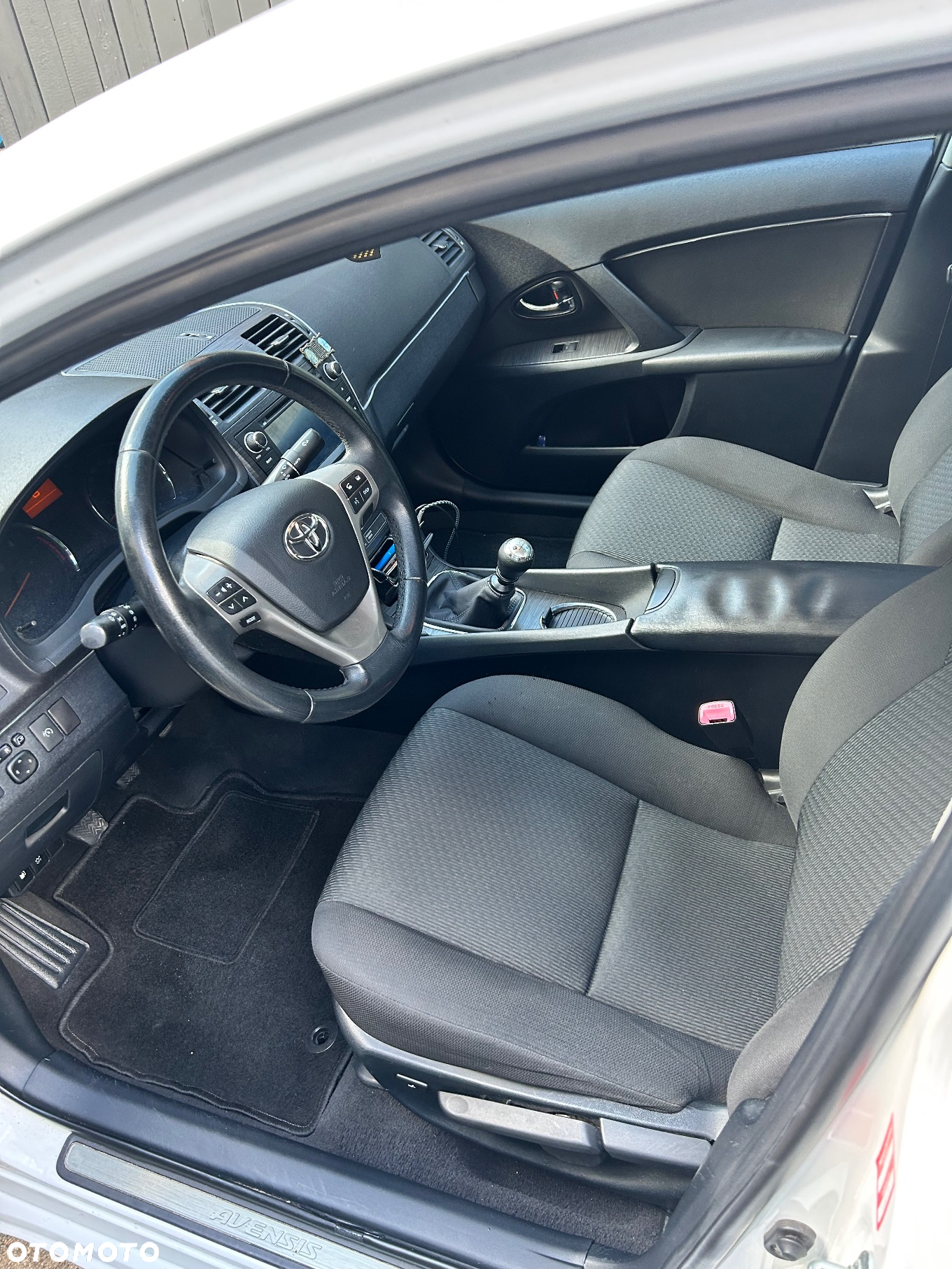 Toyota Avensis - 9