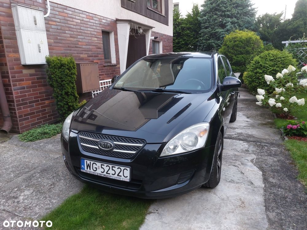 Kia Ceed 2009 photo 2