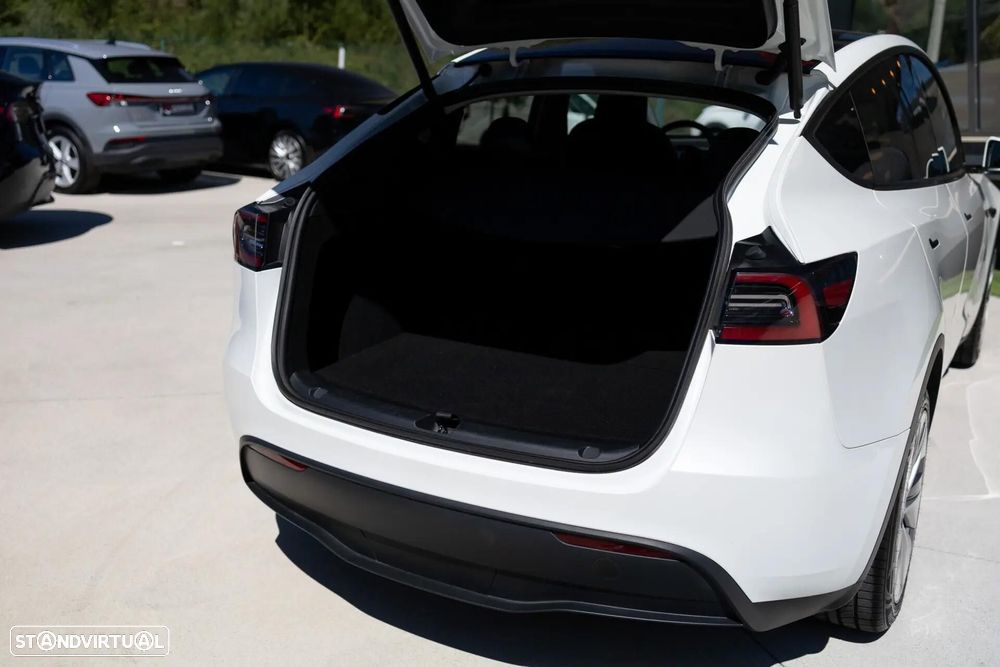 Tesla Model Y Long Range Dual Motor AWD - 20