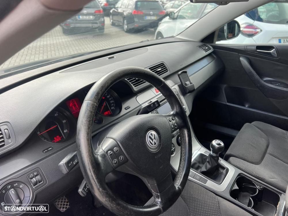 VW Passat Variant 2.0 TDI Trendline - 5