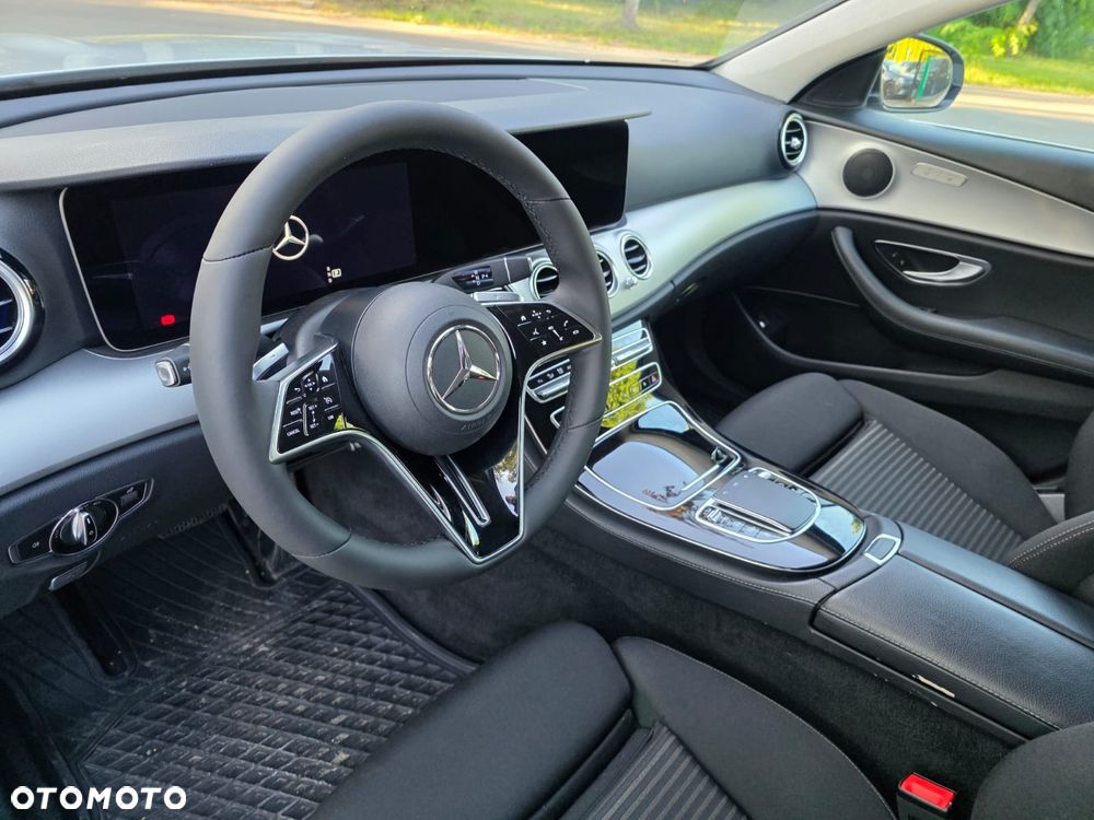 Mercedes-Benz Klasa E 250 (BlueTEC) d 9G-TRONIC - 17