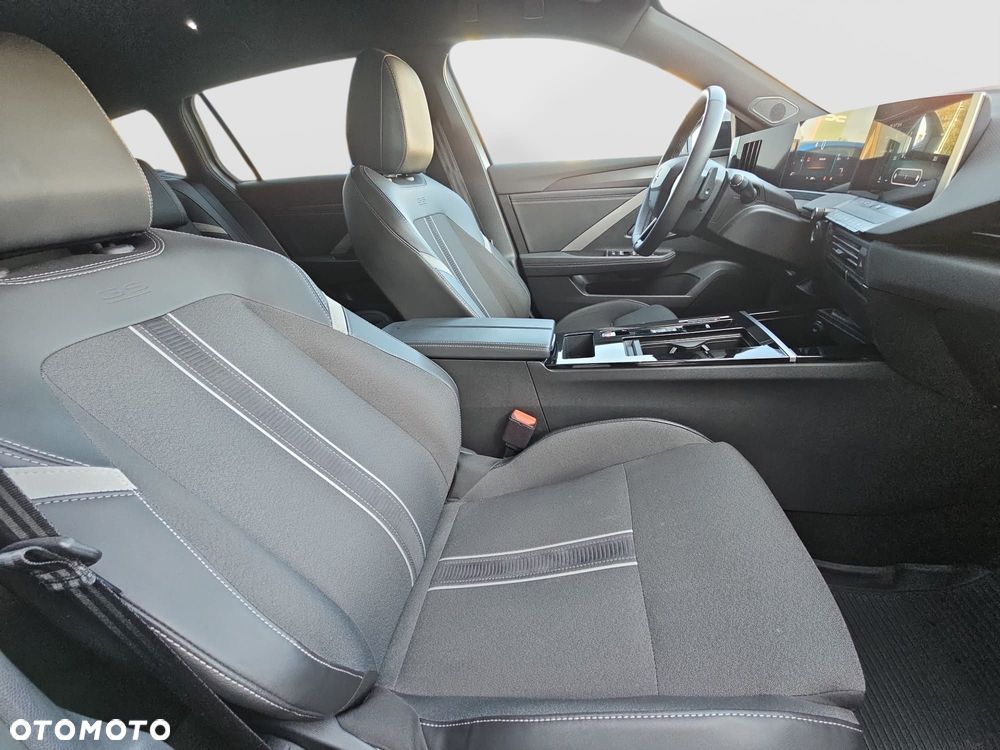 Opel Astra 1.2 T GS S&S - 22