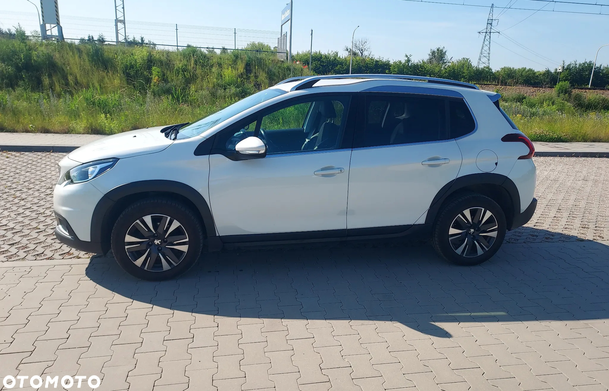Peugeot 2008 1.5 BlueHDi Allure S&S - 8