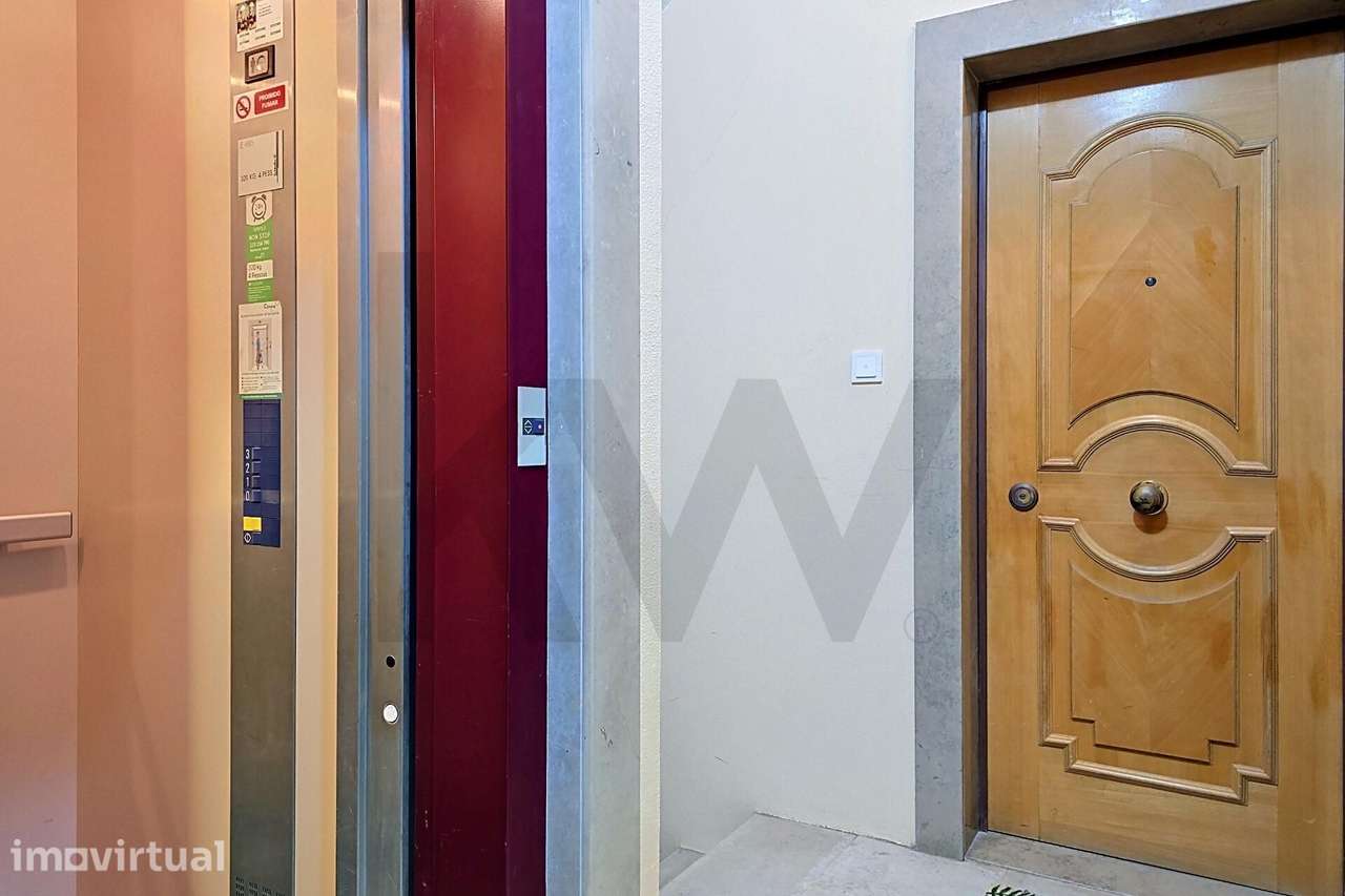 Apartamento T2 com varandas e excelente exposição solar em Santo Antón - Grande imagem: 3/30