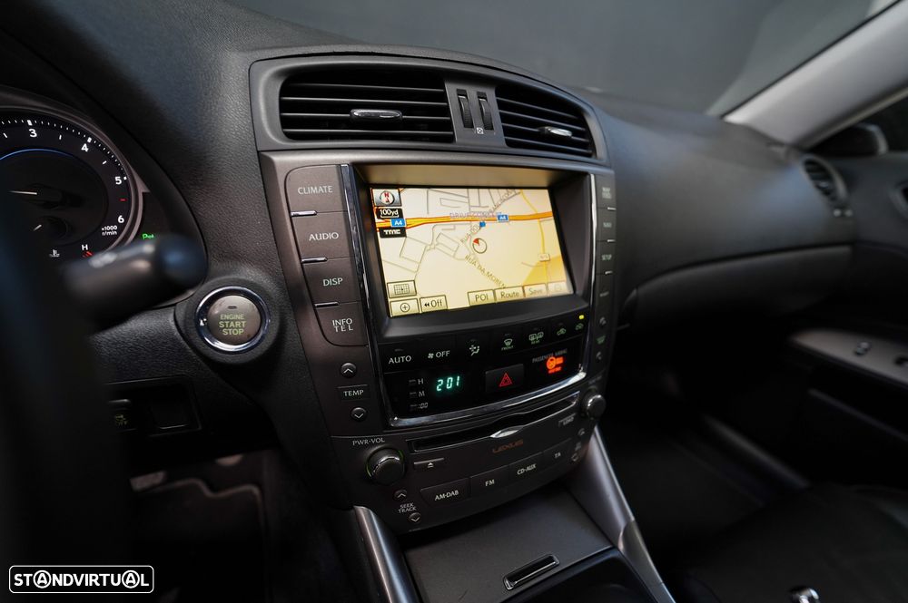 Lexus IS 220 d P.Executive 2G - 16