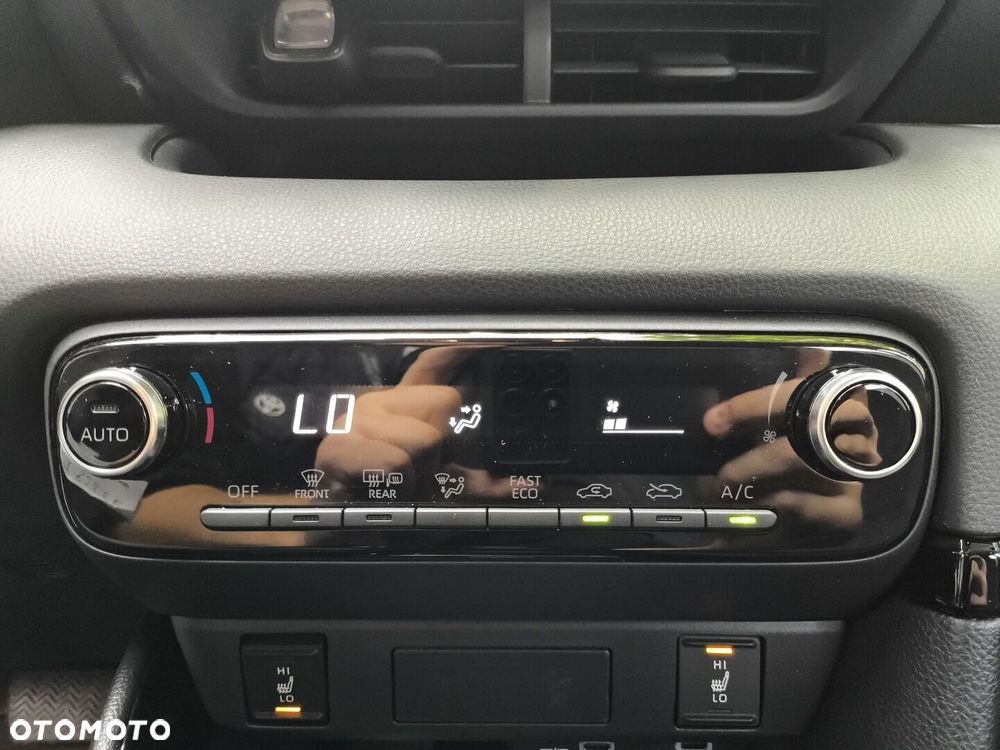 Toyota Yaris Hybrid 1.5 Style - 23