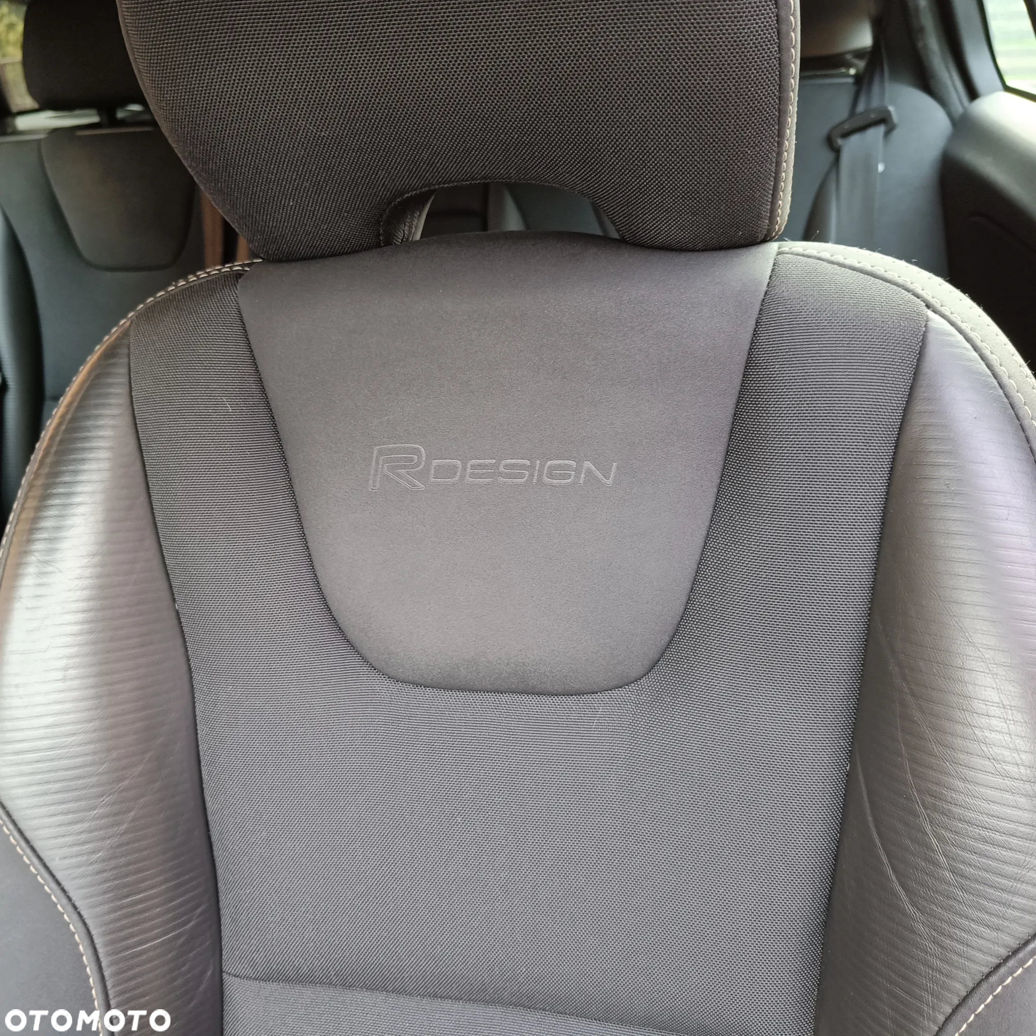 Volvo V60 T3 R-Design Kinetic - 12