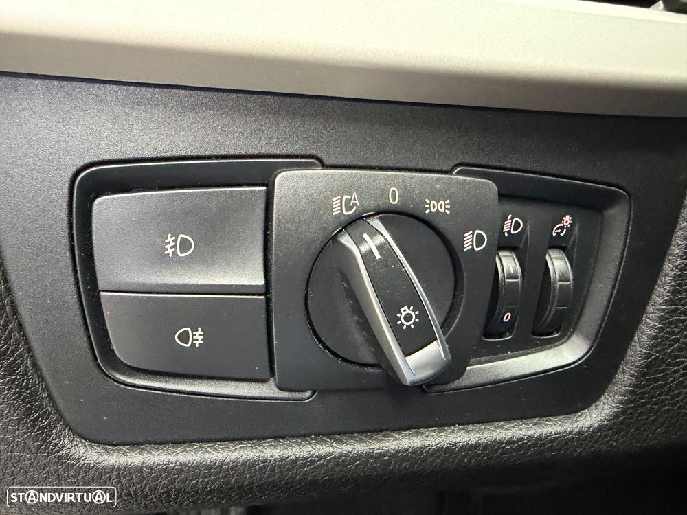 BMW 320 d Aut. Sport Line - 25