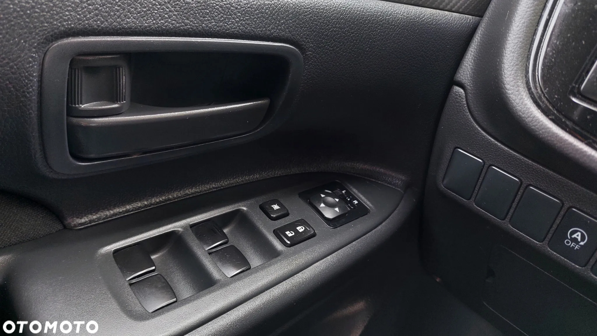 Mitsubishi Outlander 2.0 2WD Inform - 29