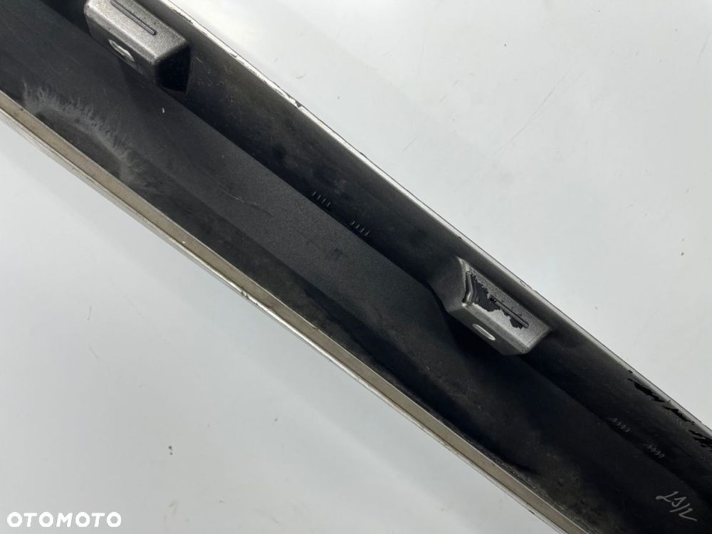 Nakładka progu VW Passat B8 14-23r. prawa listwa prawy próg zewnętrzny 3G0853858 - 11