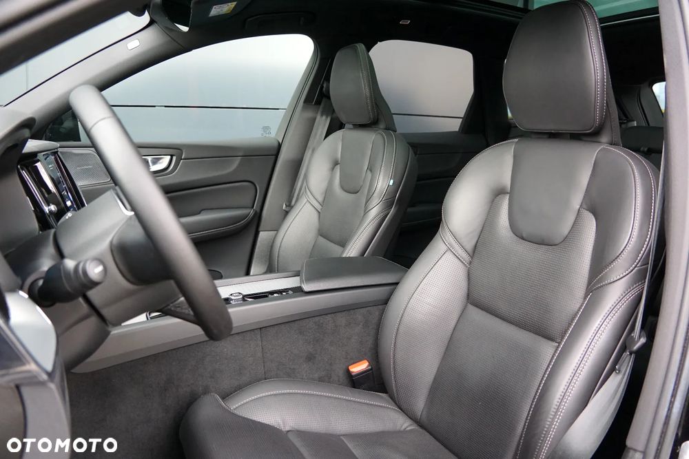 Volvo XC 60 B5 B AWD Ultimate Black Edition - 20