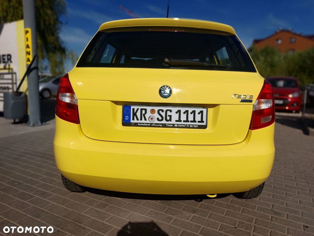 Skoda Fabia 1.2 HTP Cool Colour Edition - 8