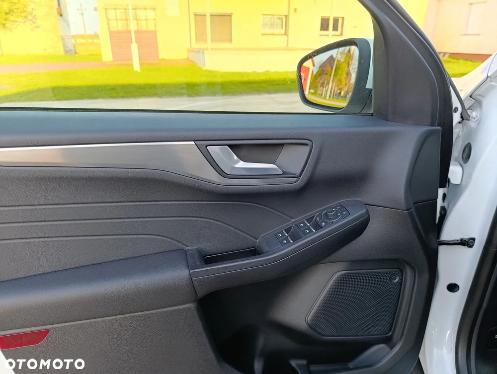 Ford Kuga - 34