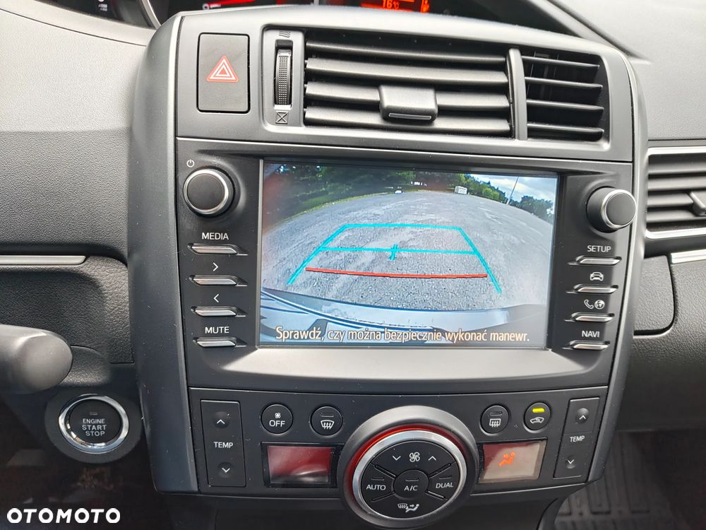 Toyota Verso 1.8 Premium 7os - 10