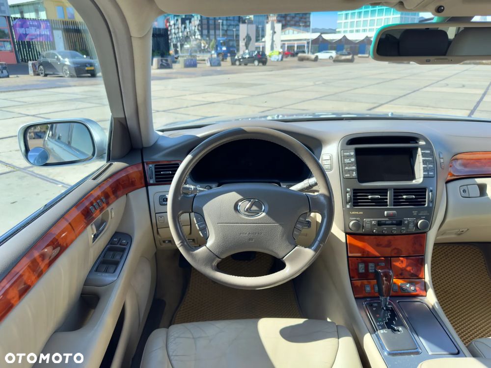 Lexus LS High Class - 12