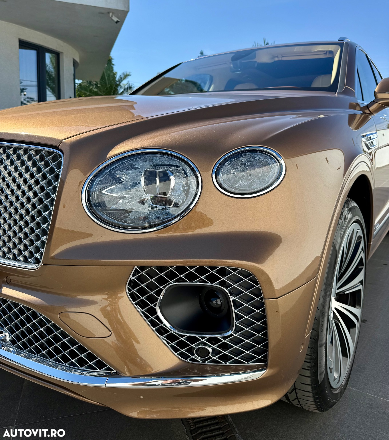 Bentley Bentayga - 2