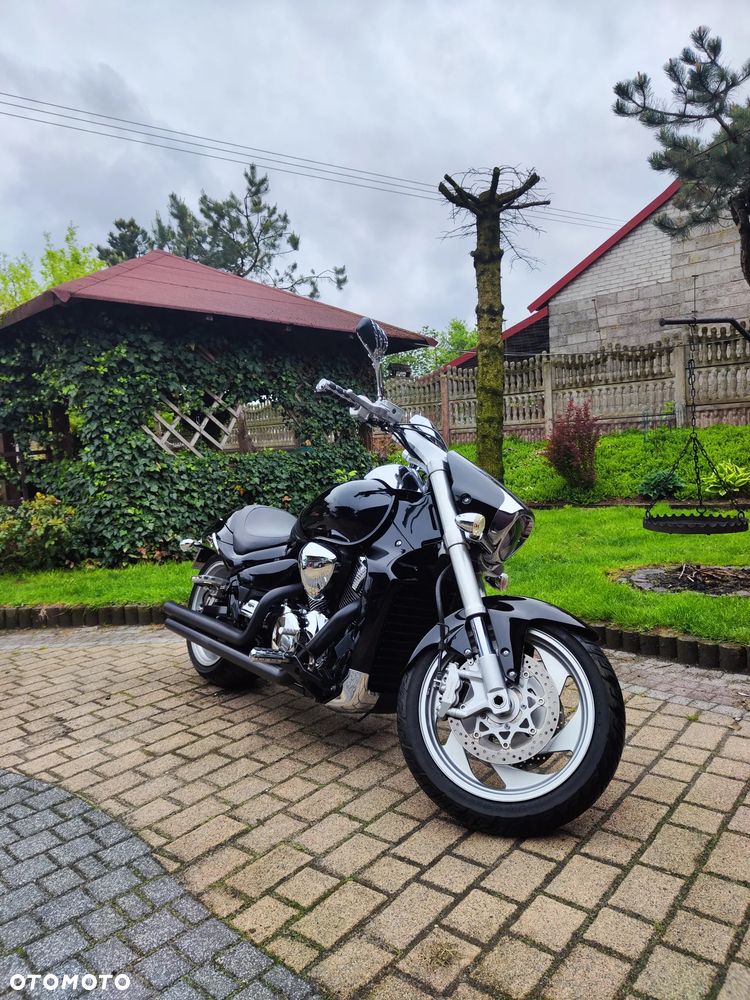 Suzuki Intruder - 3