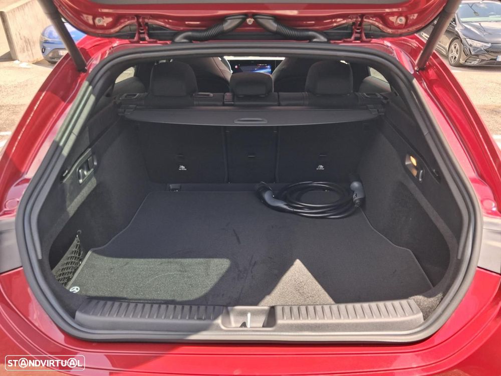 Mercedes-Benz CLA 250+ EQ Shooting Brake - 13