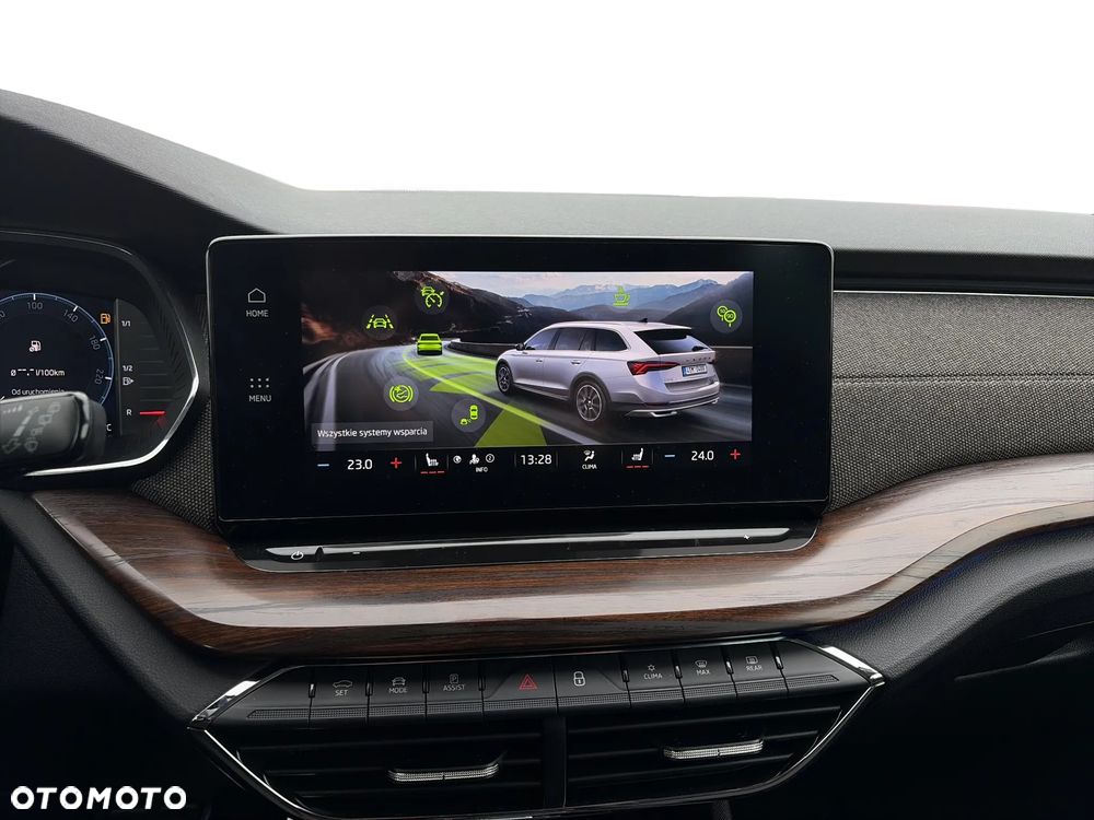 Skoda Octavia 2.0 TSI 4x4 Scout DSG - 24