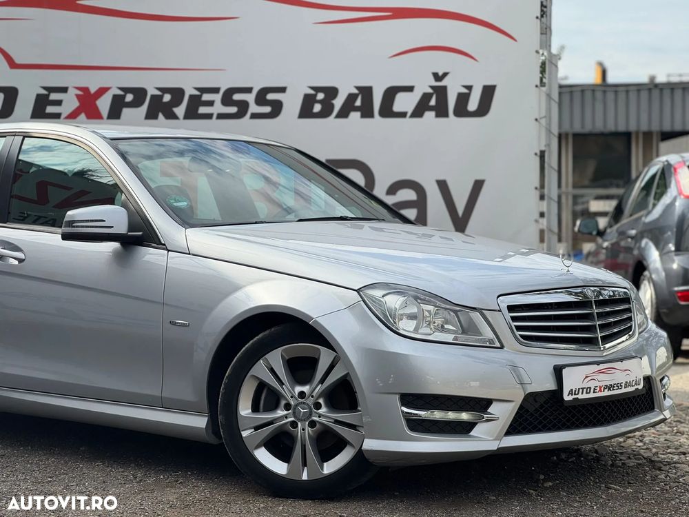 Mercedes-Benz C 180 T CGI BlueEFFICIENCY - 16