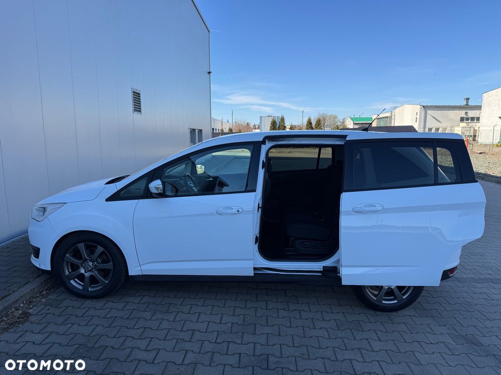 Ford Grand C-MAX - 23