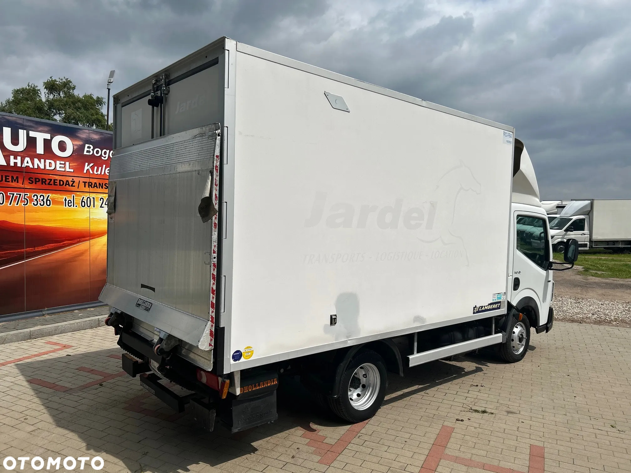 Renault Maxity - 8