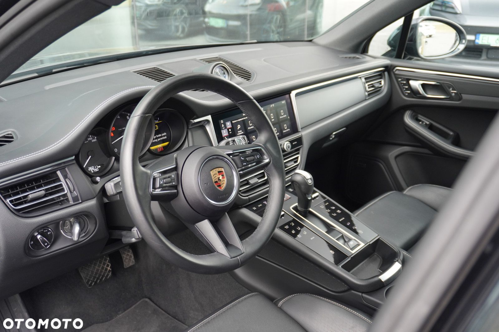 Porsche Macan Standard - 8