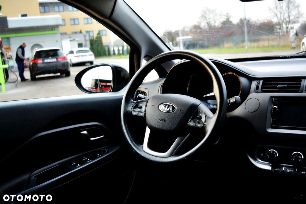 Kia Rio 1.2 Attract - 6