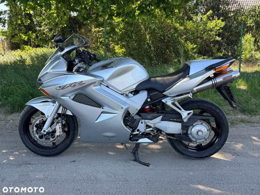 Honda VFR - 21