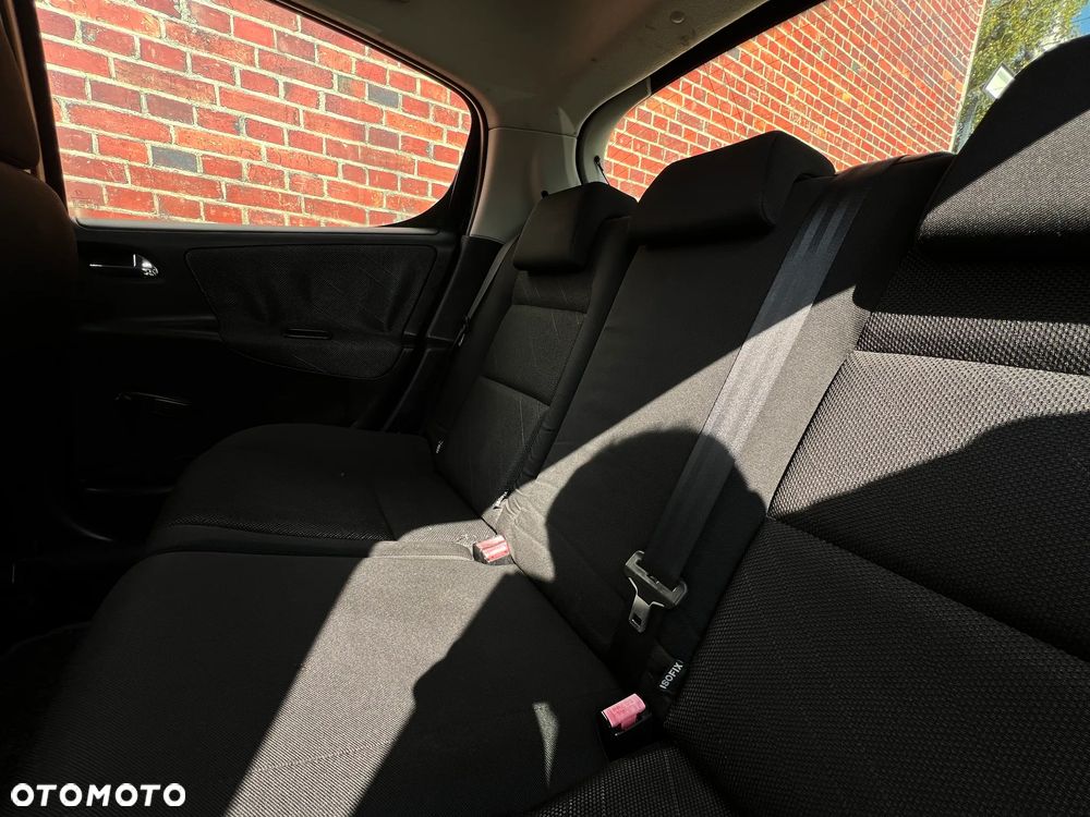Peugeot 207 - 17