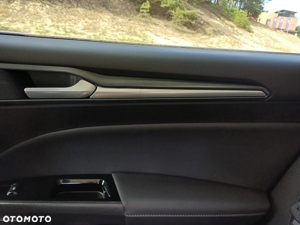 Ford Mondeo 2.0 TDCi Titanium PowerShift - 13