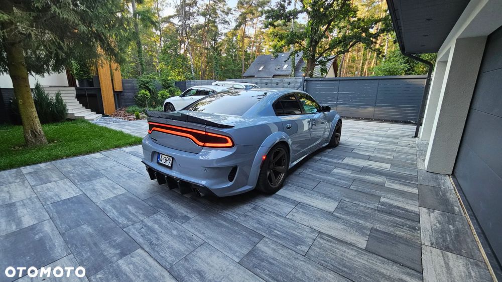 Dodge Charger 6.4 Scat Pack Widebody - 11