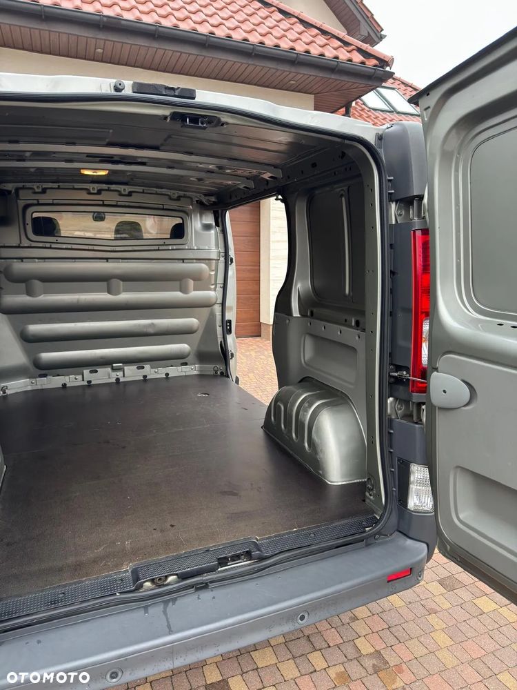 Renault Trafic - 16