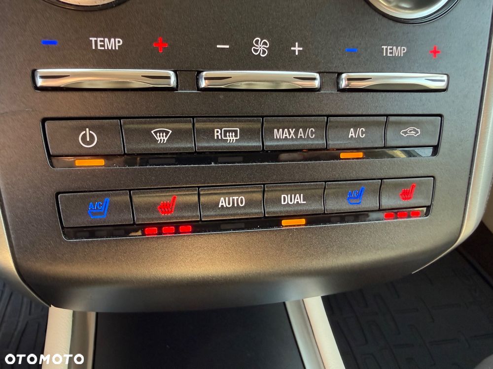Lincoln MKC - 22