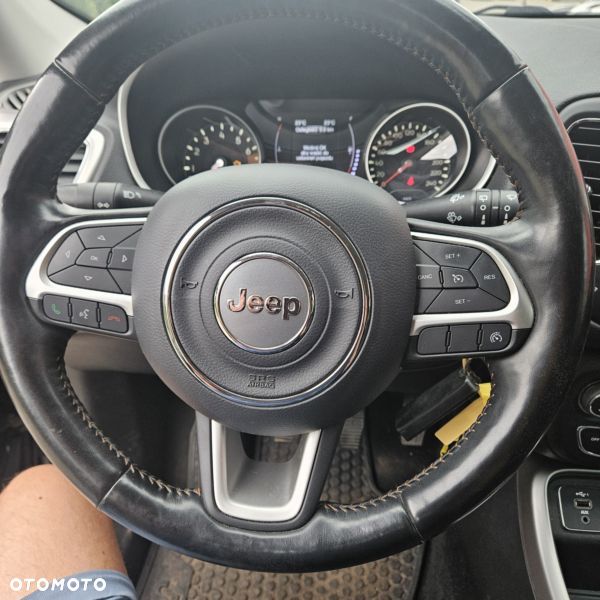 Jeep Compass 1.4 MultiAir Longitude - 23