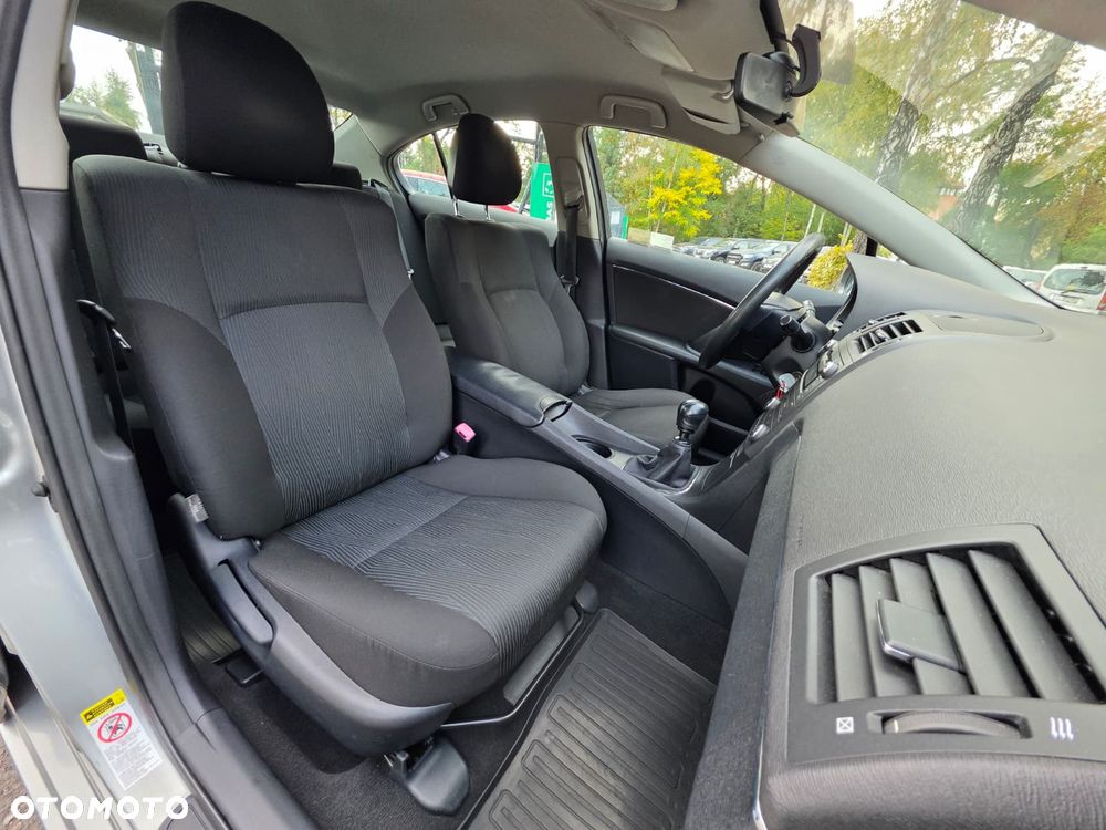 Toyota Avensis - 20