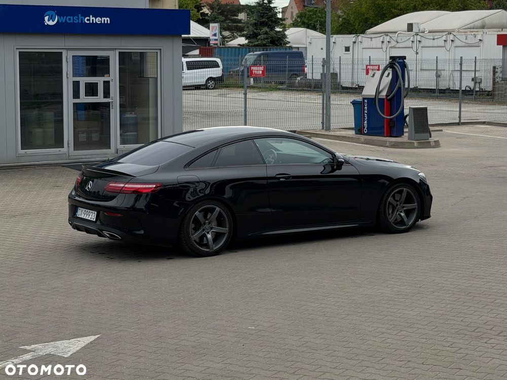 Mercedes-Benz Klasa E 400 4-Matic 9G-TRONIC - 11