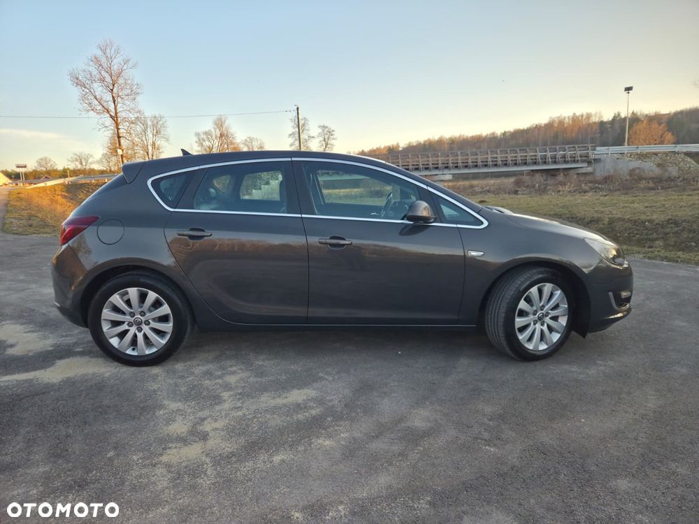 Opel Astra 1.7 CDTI DPF Cosmo - 4
