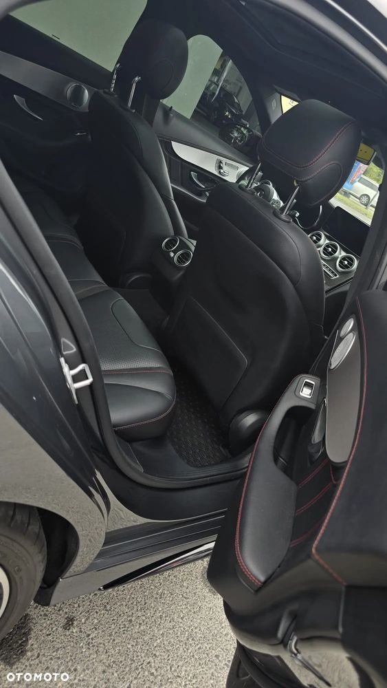 Mercedes-Benz Klasa C AMG 43 4Matic 9G-TRONIC - 33