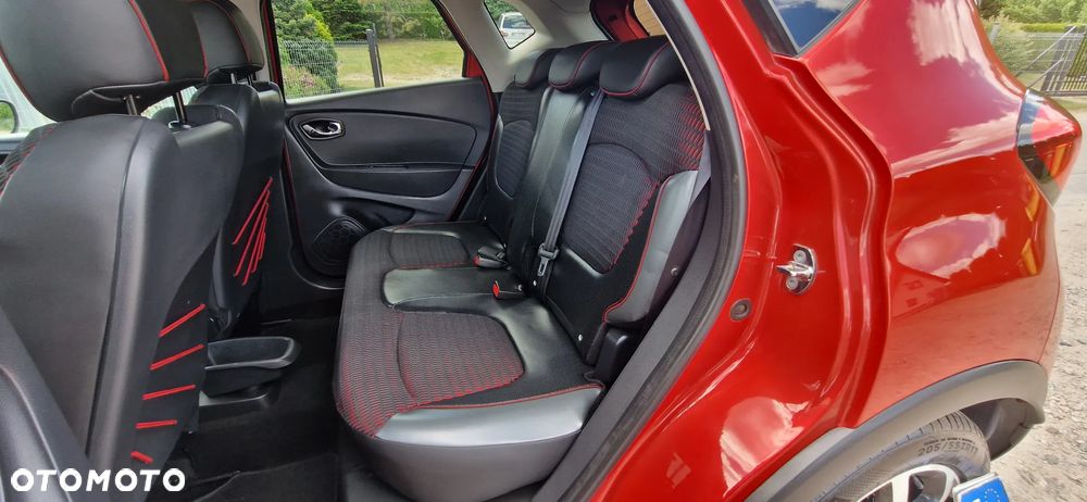 Renault Captur 1.2 TCe Helly Hansen EDC - 32