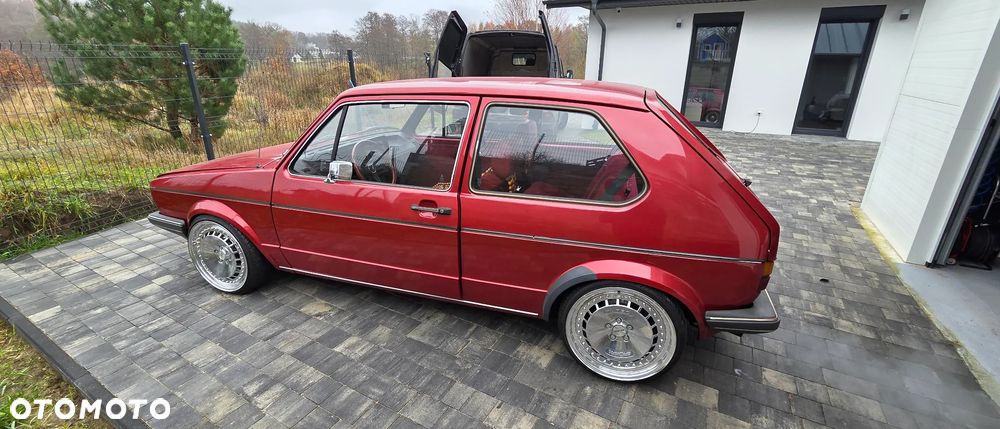 Volkswagen Golf 1.1 L - 4