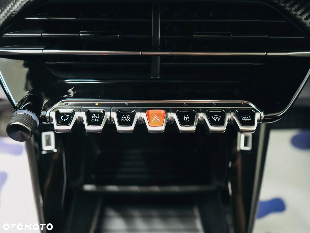 Peugeot 2008 1.5 BlueHDi Allure S&S EAT8 - 29