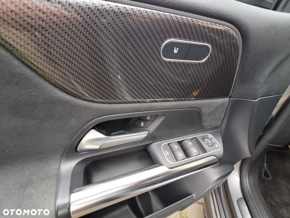 Mercedes-Benz Klasa B 180 AMG Line - 20